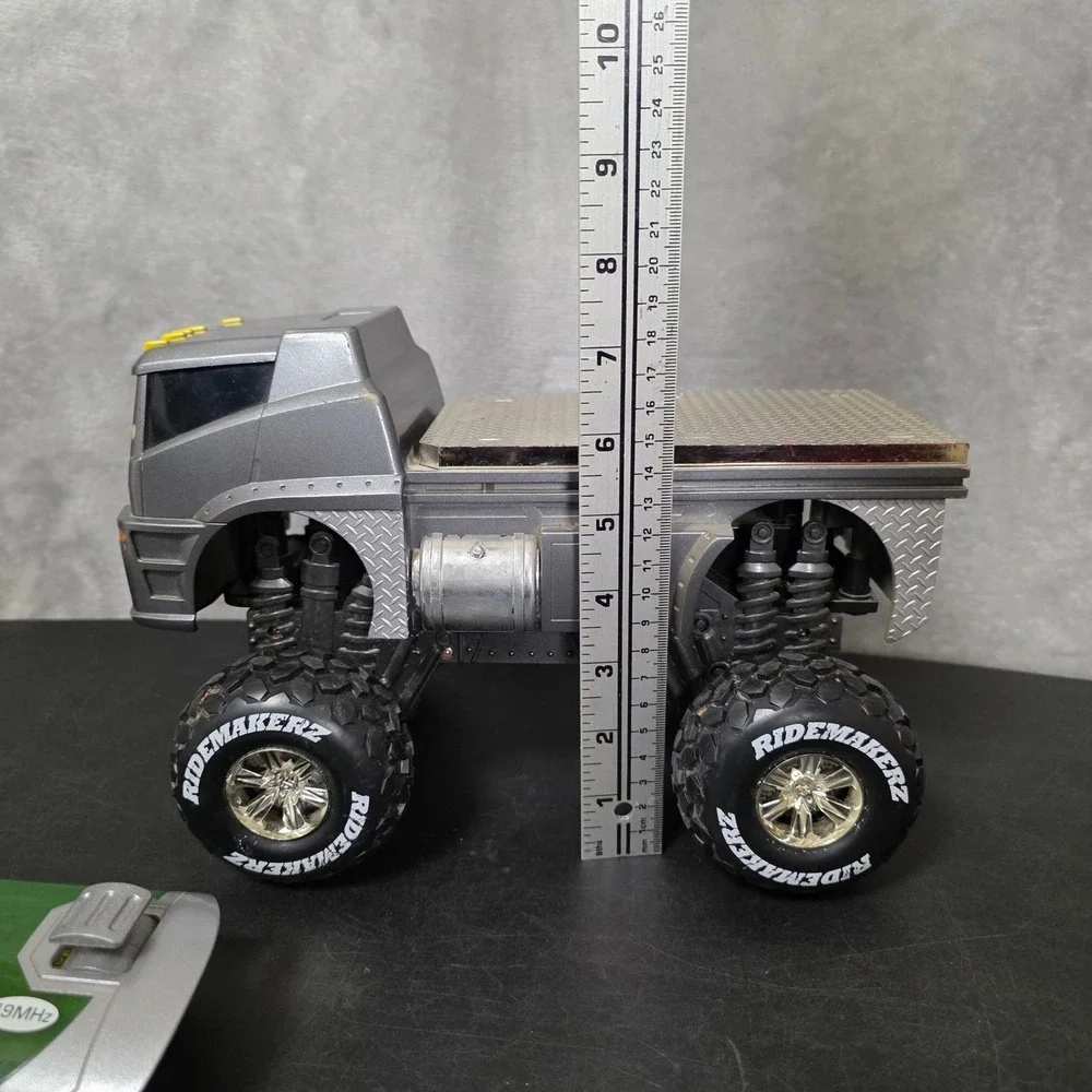 Ridemakerz RC Monster Truck Flatbed Semi 49MHz For Parts Untested As is